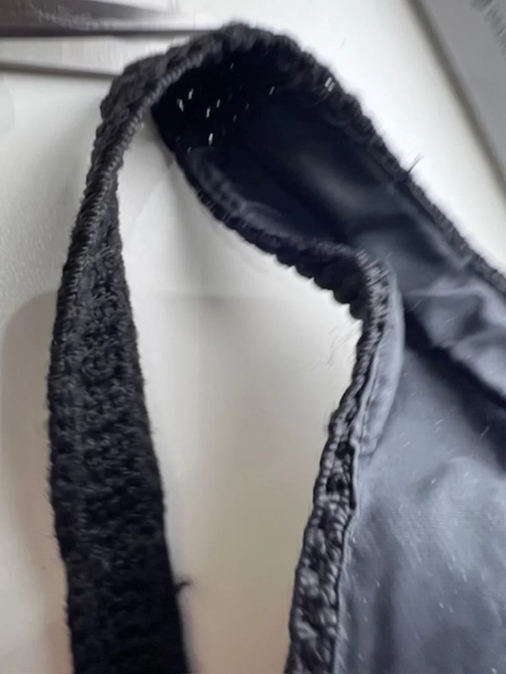 The SAK Vintage Womans Small Crocheted HOBO Shoulder Bag, Lined, Black
